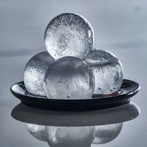 Bandeja de Hielo en Forma de Bola de 3 Centimetros de Silicon de Color Negro de 20 Cavidades LURCH 00240725