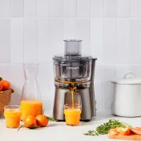 Combo de Extractor y Exprimidor de Jugo para 28 Onzas Gris Oscuro CUISINART CJE-2000 2