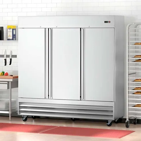 Congelador de 3 Puertas Solidas de Acero Inoxidable 110V / 60Hz U-STAR ND-CFD-3FF-E-HC