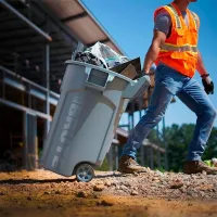 Basurero Redondo de 44 Galones de Color Gris Brute con 2 Ruedas RUBBERMAID 2131929 2