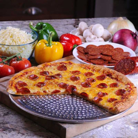 Molde de Pizza Perforado de Borde Ancho de 16 Pulgadas KING METAL PTWP16